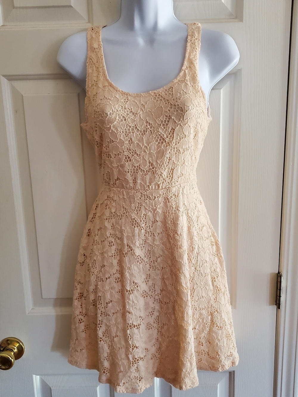 Free People Floral Lace Midi Dress With Key Hole Back Size XS in Creme